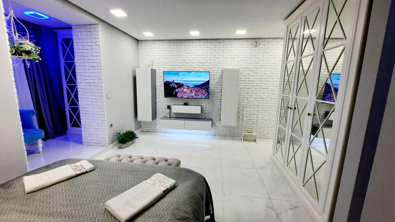 Puskin Close To Stefan Cel Mare Chisinau Exterior foto